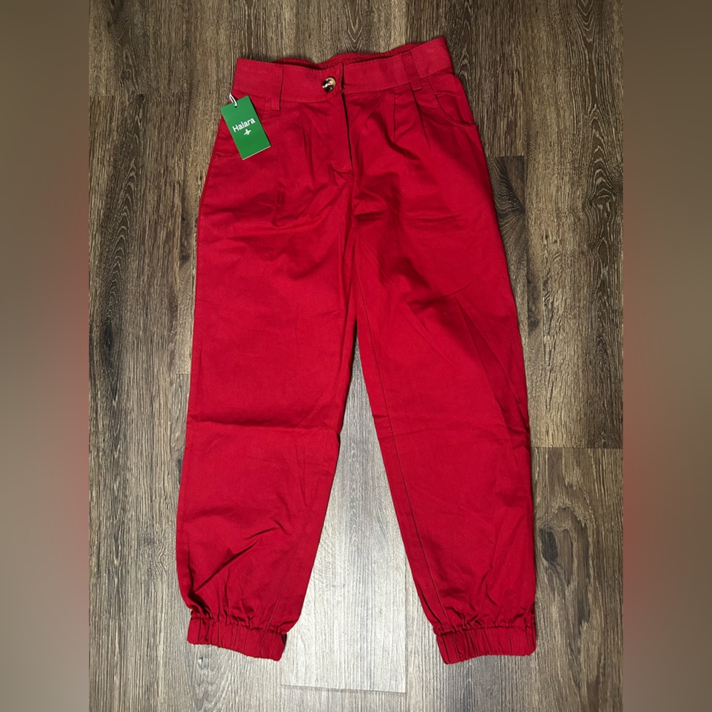 Halara Women's Red Wine Athleisure Casual
High Rise Jogger Ankle Pants Small NWT